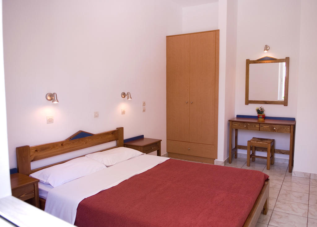 Anthea Apartments Palaiochora Ruang foto
